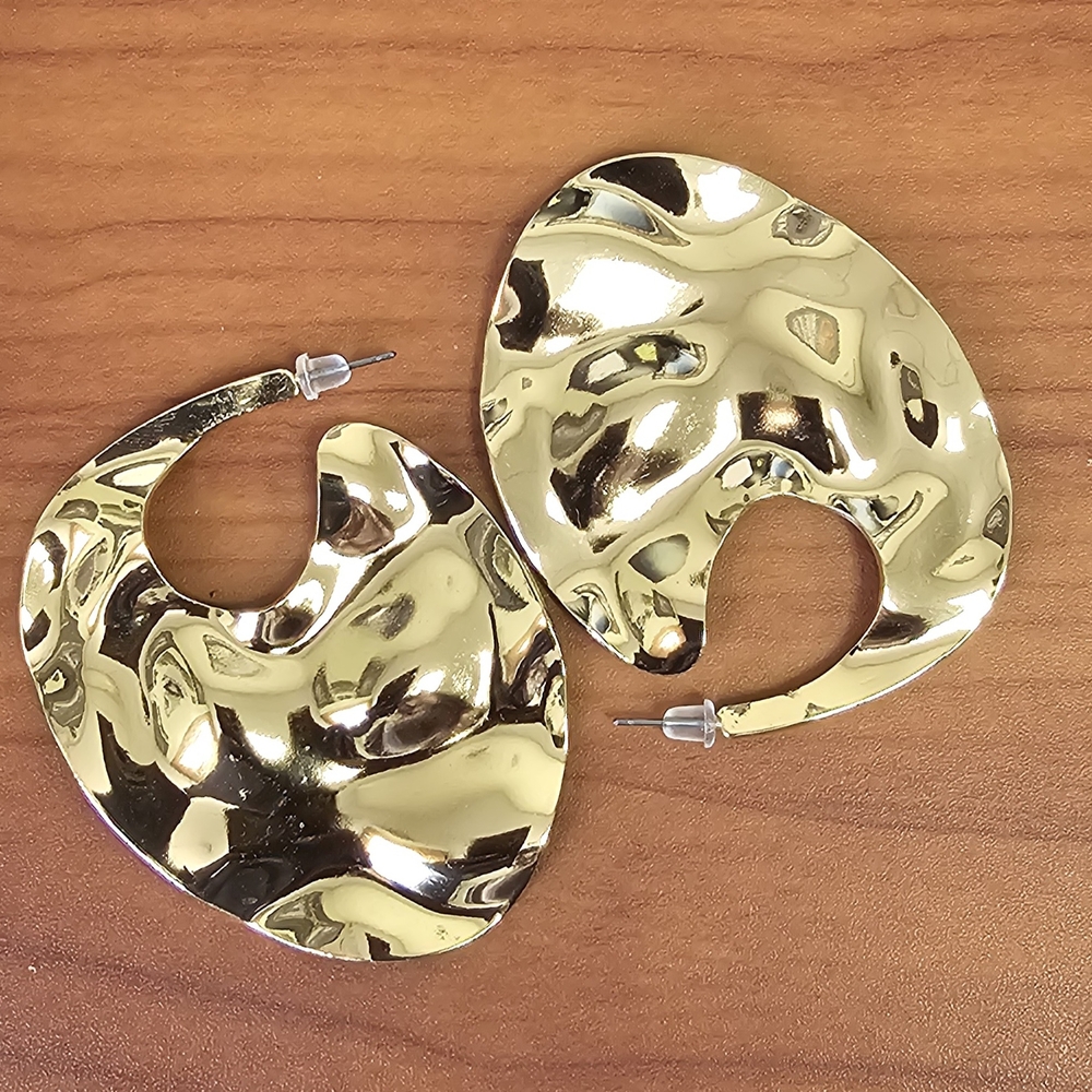 Sratement Gold Abstract Hoop Earrings